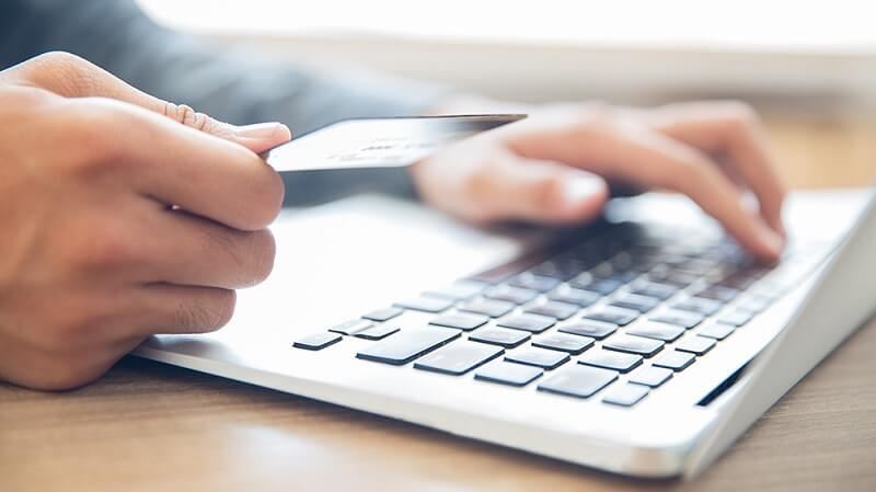 Luôn luôn giữ tài khoản Visa Debit của mình cẩn thận
