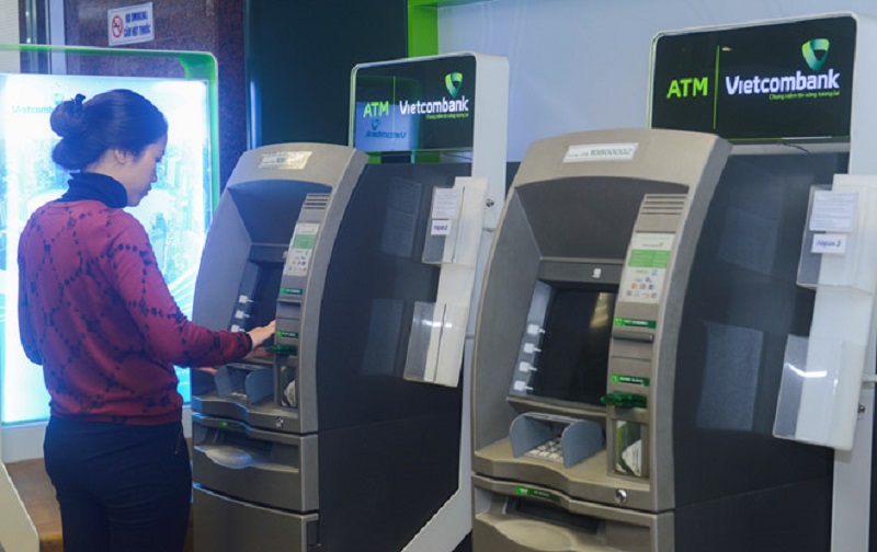 Hướng dẫn chuyển đổi mã pin ATM của ngân hàng Vietcombank tại tiền rút cây