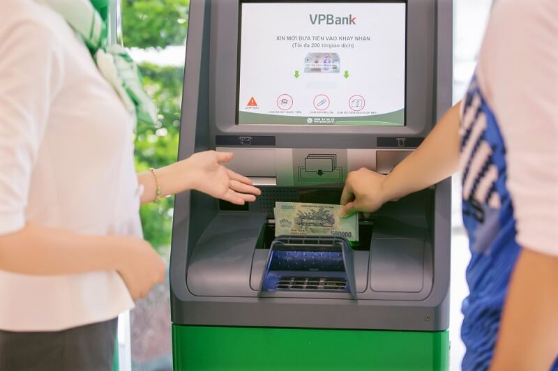 Dùng Mobile banking nạp tiền vào thẻ ATM