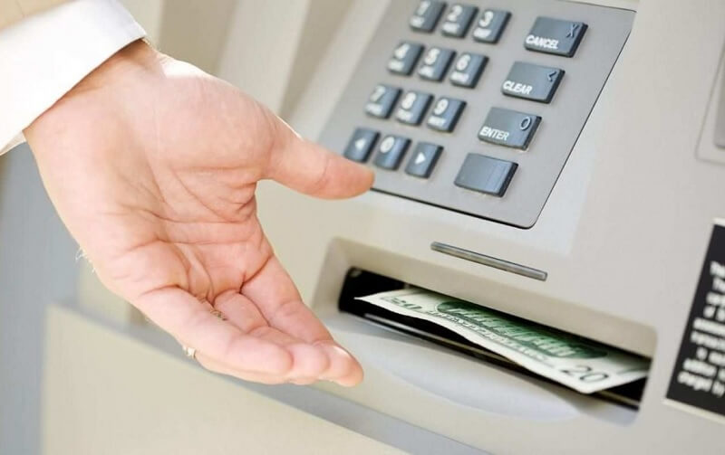 Đối với thẻ ATM Vietcombank hạng vàng
