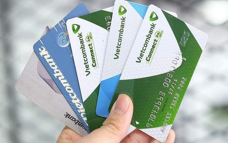 Làm sao để rút tiền ATM Vietcombank quá hạn mức