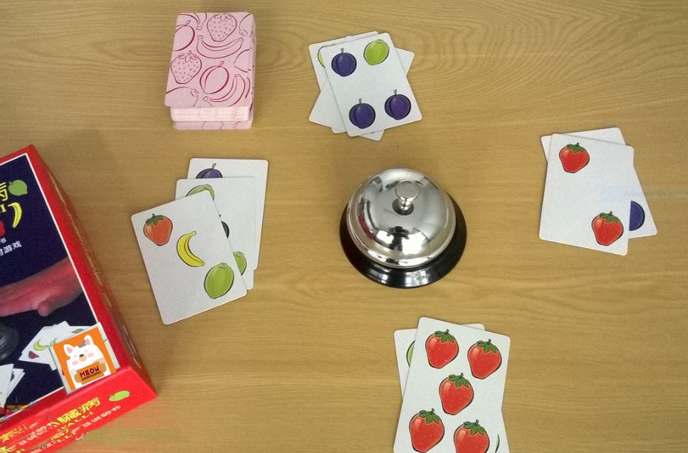 Cách đặt lá bài đã lật 