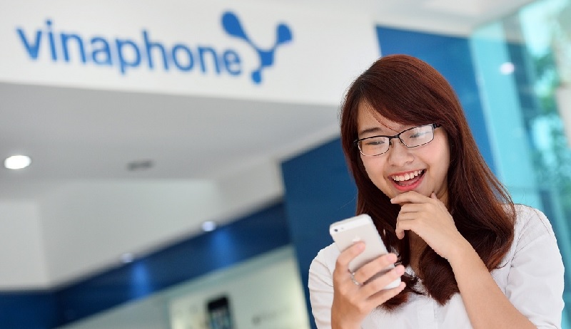 Mách bạn cách nạp tiền cho thuê bao khác của Vinaphone nhanh gọn
