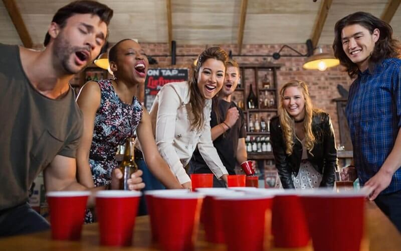 Tìm hiểu về luật chơi Drinking qua 4 bộ bài bổ biến nhất