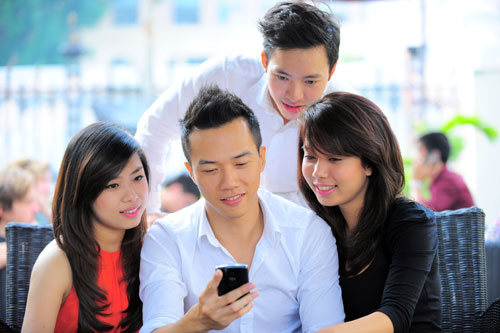 Mua thẻ Mobfone online vietcombank